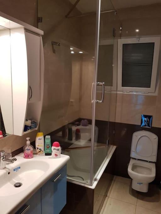 Lovely Apartment Near Tunis Mall - Lac2 Tunisz Kültér fotó